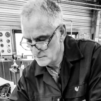 Explorez la boutique officielle de JP&L FITNESS. Achetez la barre de fitness Ulna, compacte et légère, ainsi que nos accessoires de sport nomades pour des entraînements efficaces partout. Qualité et fabrication française garanties.